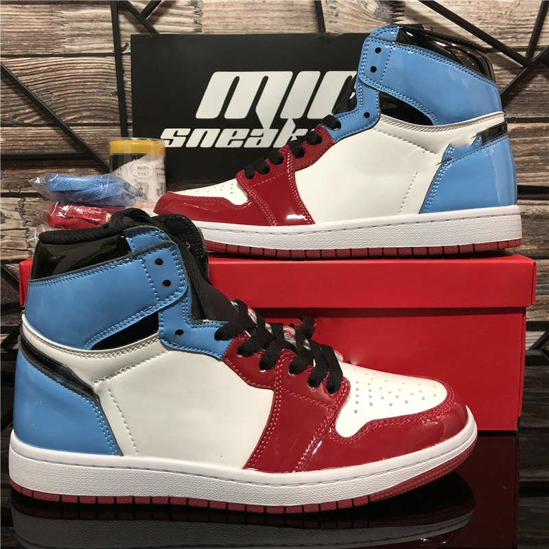 Best Quality Bio Hack Jumpman 1 Zoom Smoke Grey Travis Scotts Fearless Obsidian Mens Basketball Shoes UNC Chicago Banned Bred Toe Men Shoes
Best Quality Bio Hack Jumpman 1 Zoom Smoke Grey Travis Scotts Fearless Obsidian Mens Basketball Shoes UNC Chicago Banned Bred Toe Men Shoes