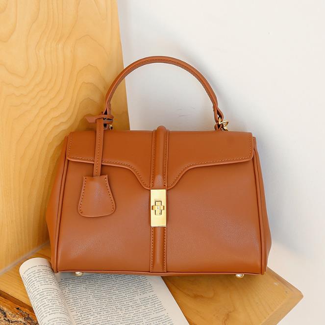 Genuine Leather Handbags Ladies Messenger Bag Real Leather Handbags Women Fashion Single Shoulder Crossbody Bag Large Capacity Tote Bags, Brown
Genuine Leather Handbags Ladies Messenger Bag Real Leather Handbags Women Fashion Single Shoulder Crossbody Bag Large Capacity Tote Bags, Brown