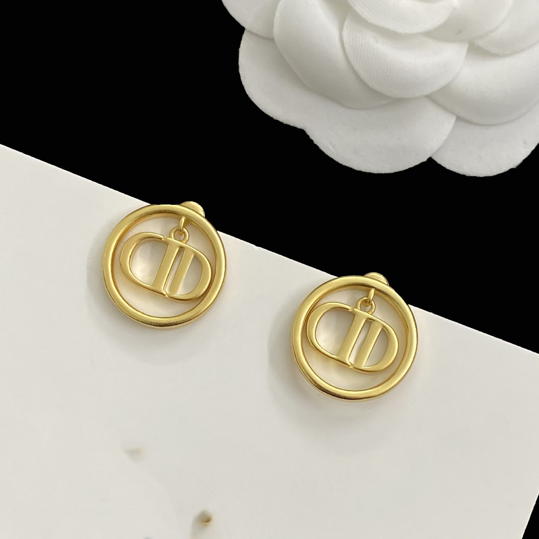 D Designer Letter C Earrings pearl Stud earring Heart Women Tassel love Internet Celebrity Earring Female Jewelry fashion Luxury G25
D Designer Letter C Earrings pearl Stud earring Heart Women Tassel love Internet Celebrity Earring Female Jewelry fashion Luxury G25