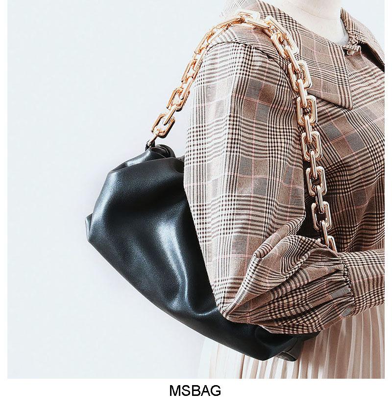 Fascinating2021 Thick Cloud Chain Fashion Wrinkle Dumpling Genuine Leather Underarm Trendy Shoulder Messenger Bag, Black trumpet
Fascinating2021 Thick Cloud Chain Fashion Wrinkle Dumpling Genuine Leather Underarm Trendy Shoulder Messenger Bag, Black trumpet