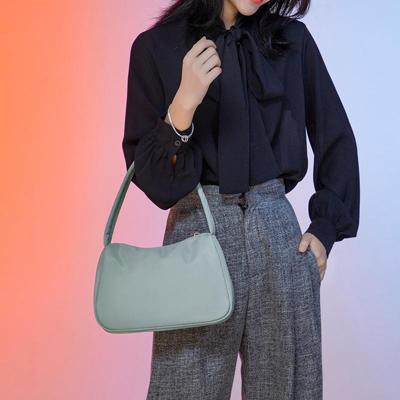 2021 New Trendy Women's Baguette Underarm Shoulder Bag Web Celebrity Fashion Handbag Solid Color Small Square Purse Sac Femme, Sky blue
2021 New Trendy Women's Baguette Underarm Shoulder Bag Web Celebrity Fashion Handbag Solid Color Small Square Purse Sac Femme, Sky blue
