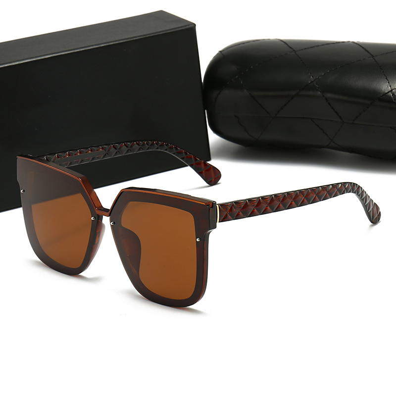 Summer high quality famous sunglasses oversized flat top ladies sun glasses chain women square frames fashion designer with packaging boxes shades Sonnenbrillen
Summer high quality famous sunglasses oversized flat top ladies sun glasses chain women square frames fashion designer with packaging boxes shades Sonnenbrillen