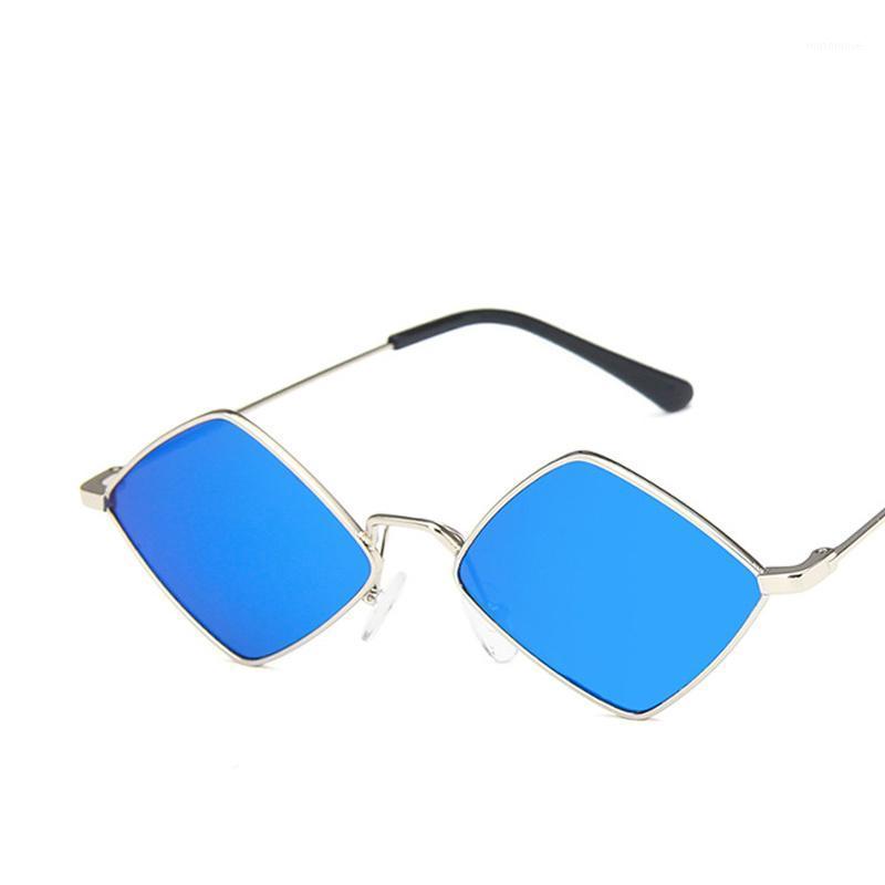 Fashion Retro polygon Sunglasses Women Luxury Vintage Big metal frame Black Red Mirrors Square Sun Glasses Female Eyewear UV4001
Fashion Retro polygon Sunglasses Women Luxury Vintage Big metal frame Black Red Mirrors Square Sun Glasses Female Eyewear UV4001