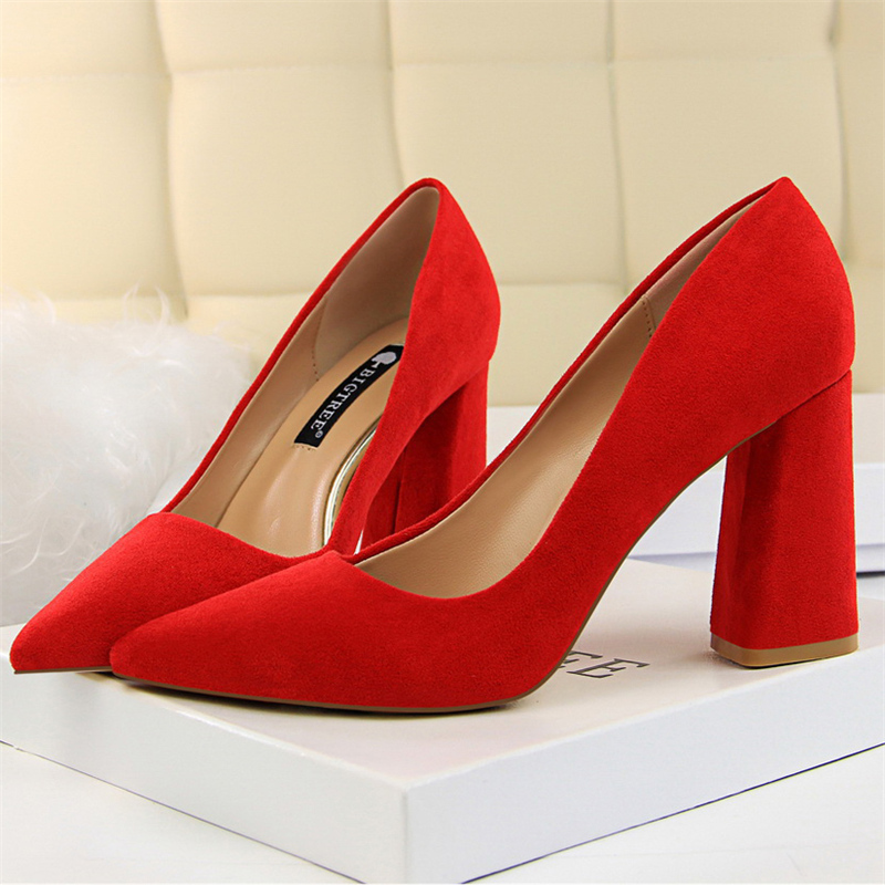 2021 female luxury block 8.5cm high jump herd sexy lady naked pumps black chunky tapones scarpin office designer party shoes 97PH, Red.
2021 female luxury block 8.5cm high jump herd sexy lady naked pumps black chunky tapones scarpin office designer party shoes 97PH, Red.