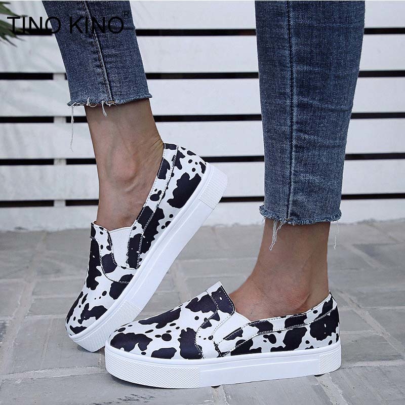 2021 Women Flats Shoes Casual Sneakers Ladies Colorful Print Fashion Slip on Pu Plus Size New Autumn Spring Woman Footwear 6rie, Rd 
2021 Women Flats Shoes Casual Sneakers Ladies Colorful Print Fashion Slip on Pu Plus Size New Autumn Spring Woman Footwear 6rie, Rd