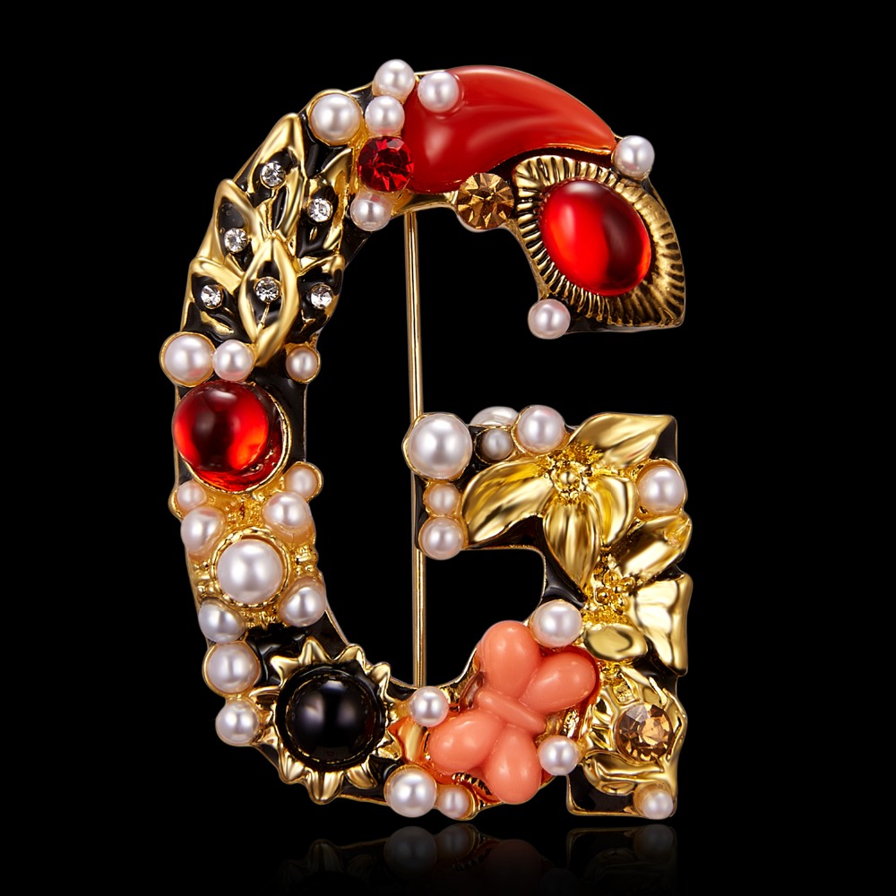 Exquisite Letter G Shape Pearl Brooch Pins Golden Color Brooch For Women Fashion Brooches Dress Clothes Accessories Banquet Gift