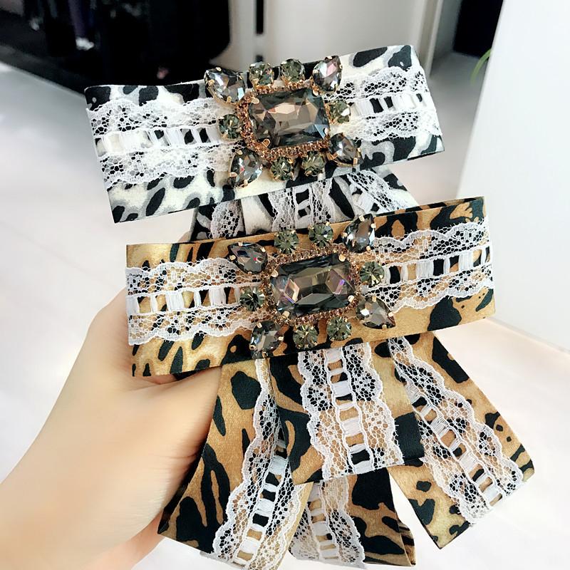 Women Brooch Bow Tie Korea Style Girls Butterfly With Diamond Shirt Collar Accessories Lady Gift 5pcs/Lot Mixed Colors Accept
Women Brooch Bow Tie Korea Style Girls Butterfly With Diamond Shirt Collar Accessories Lady Gift 5pcs/Lot Mixed Colors Accept