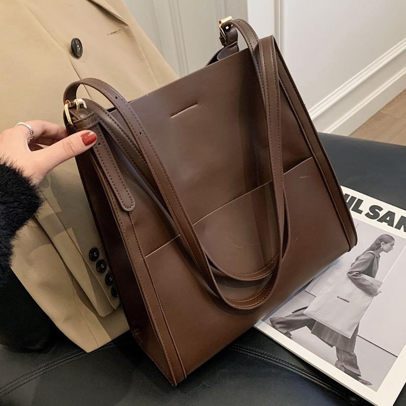 Spring High-quality Large-capacity Bag Female 2021new Trendy Fashion Single Shoulder Bag High-quality Leather All-match Tote, Black
Spring High-quality Large-capacity Bag Female 2021new Trendy Fashion Single Shoulder Bag High-quality Leather All-match Tote, Black