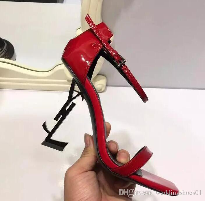 With Box 2020 Desinger Black Patent Leather Grey Heel Fashion Bridal Wedding Shoes Modest Eden High Heel Women Evening Party Shoes 10cm
With Box 2020 Desinger Black Patent Leather Grey Heel Fashion Bridal Wedding Shoes Modest Eden High Heel Women Evening Party Shoes 10cm