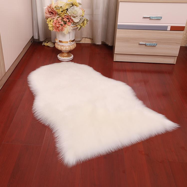 Carpet artificial sheepskin carpet imitation wool sofa cushion soft wool floor mat fish shape irregular, Gray
Carpet artificial sheepskin carpet imitation wool sofa cushion soft wool floor mat fish shape irregular, Gray