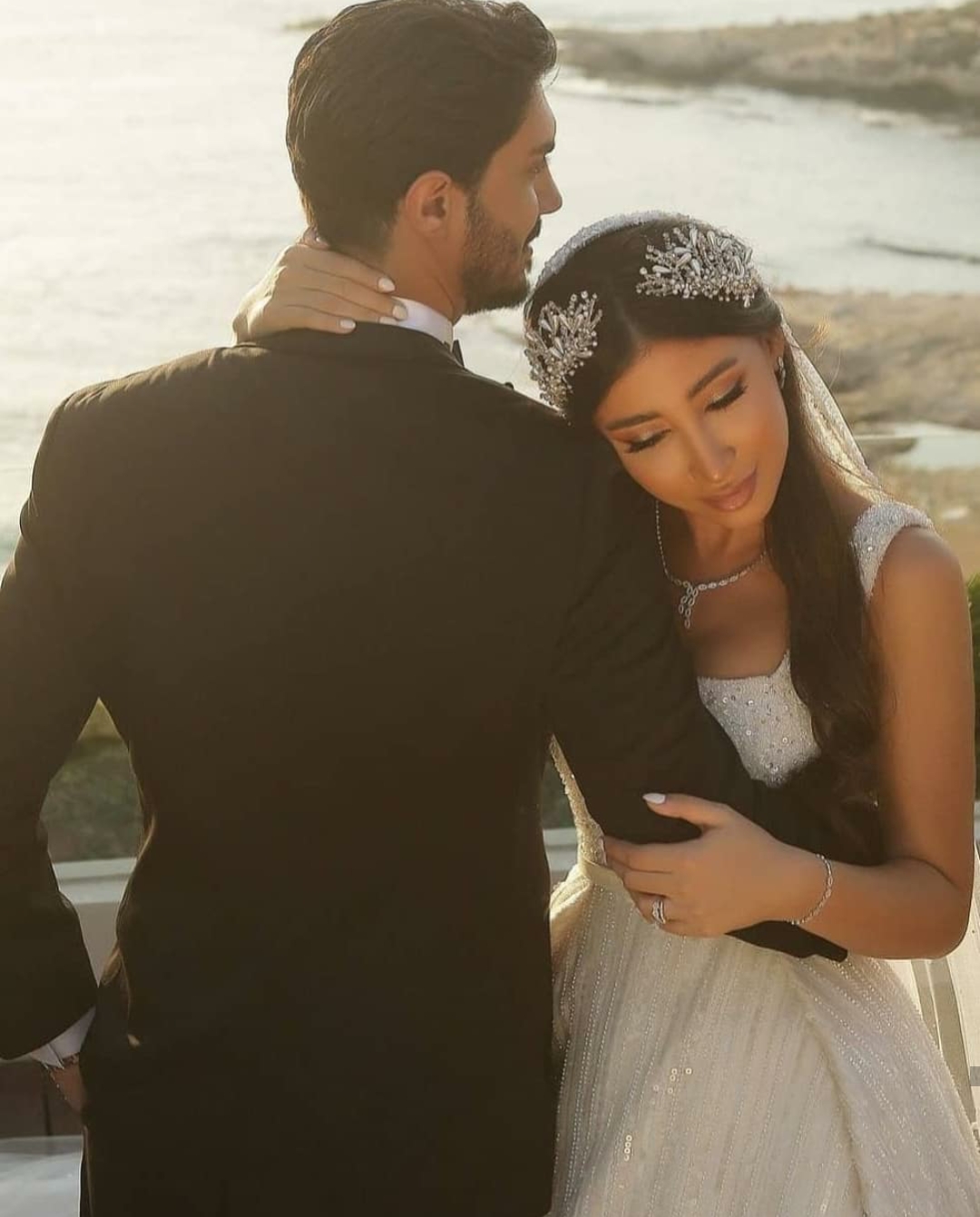 Arabic A Line Wedding Dresses Plus Size Sequined Sweep Train Bridal Gowns Custom Made Elegant vestido de novia