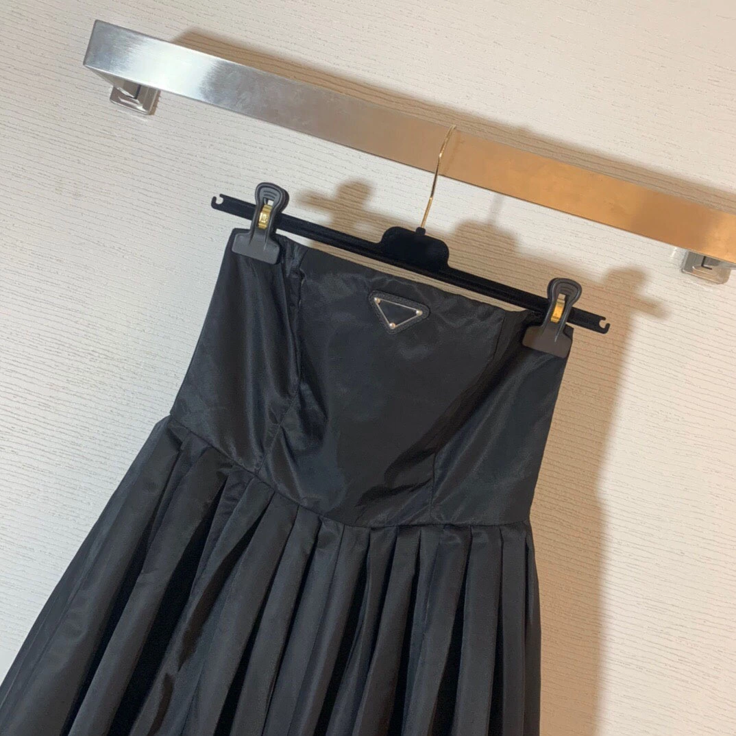 2021 Runway Dress Spring Summer Dress Strapless Brand Same Style Empire Black Womens Dress Fashion High Quality NISHI
2021 Runway Dress Spring Summer Dress Strapless Brand Same Style Empire Black Womens Dress Fashion High Quality NISHI