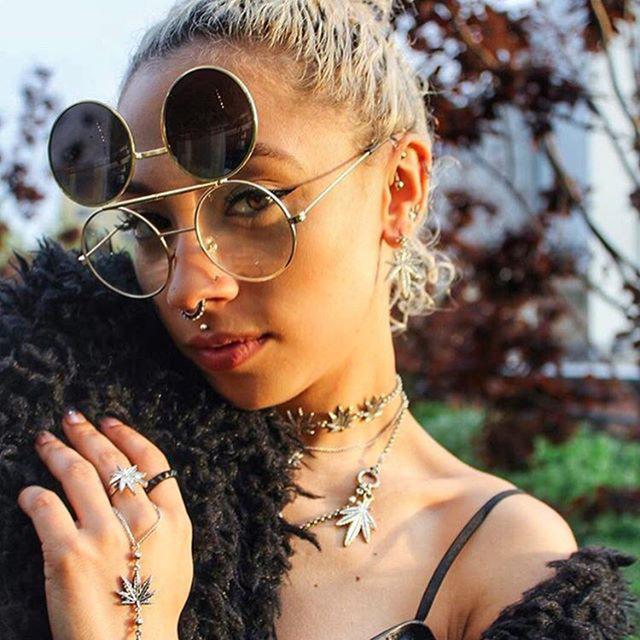 MINCL Fashion Vintage Round Punk Flip Up Sunglasses Clamshell Brand Design 2020 New Women Retro Folding Hip Hop Sun Glasses NX
MINCL Fashion Vintage Round Punk Flip Up Sunglasses Clamshell Brand Design 2020 New Women Retro Folding Hip Hop Sun Glasses NX