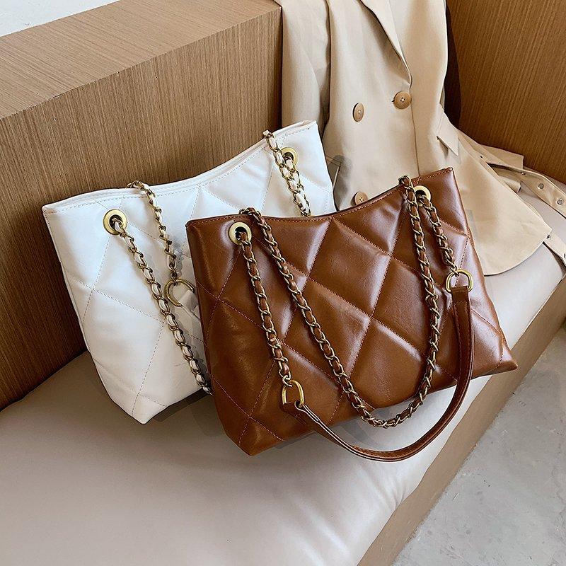 Large PU Leather Hand Bags For Women 2021 Elegant Shoulder Handbags Female Travel Totes Lady Chain Designer Bag, Black
Large PU Leather Hand Bags For Women 2021 Elegant Shoulder Handbags Female Travel Totes Lady Chain Designer Bag, Black