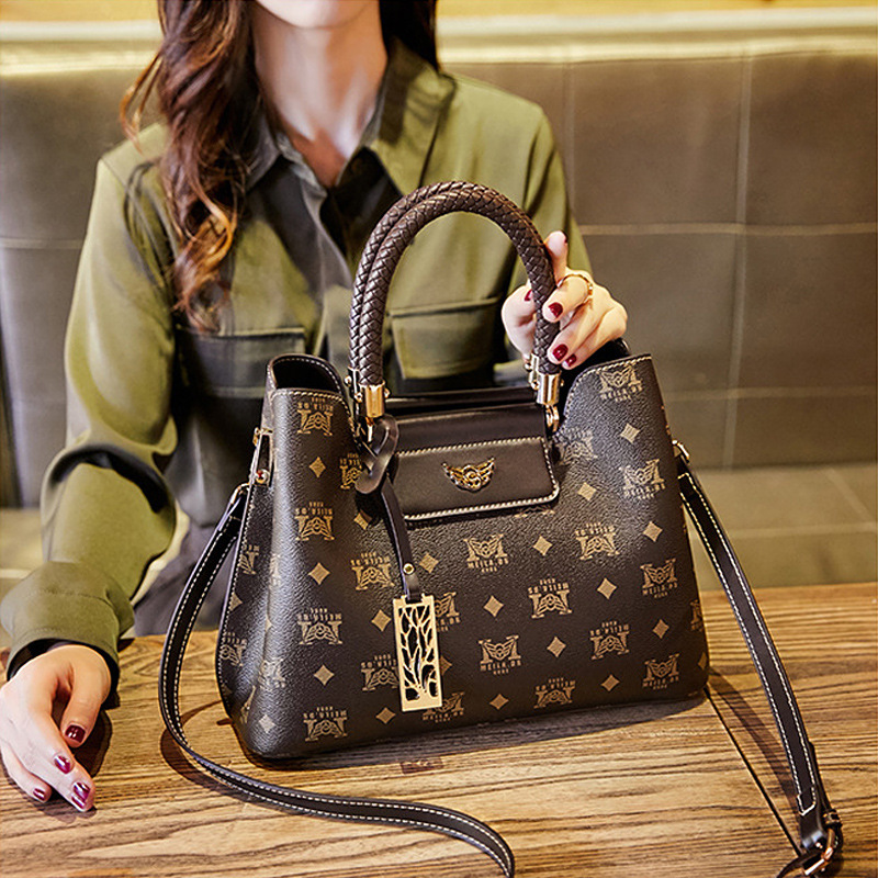 Genuine female leather classic totes 2020 new fashion crossbody shoulder bag ladies and luxury purse designer pocket 8YPP, Coffee
Genuine female leather classic totes 2020 new fashion crossbody shoulder bag ladies and luxury purse designer pocket 8YPP, Coffee