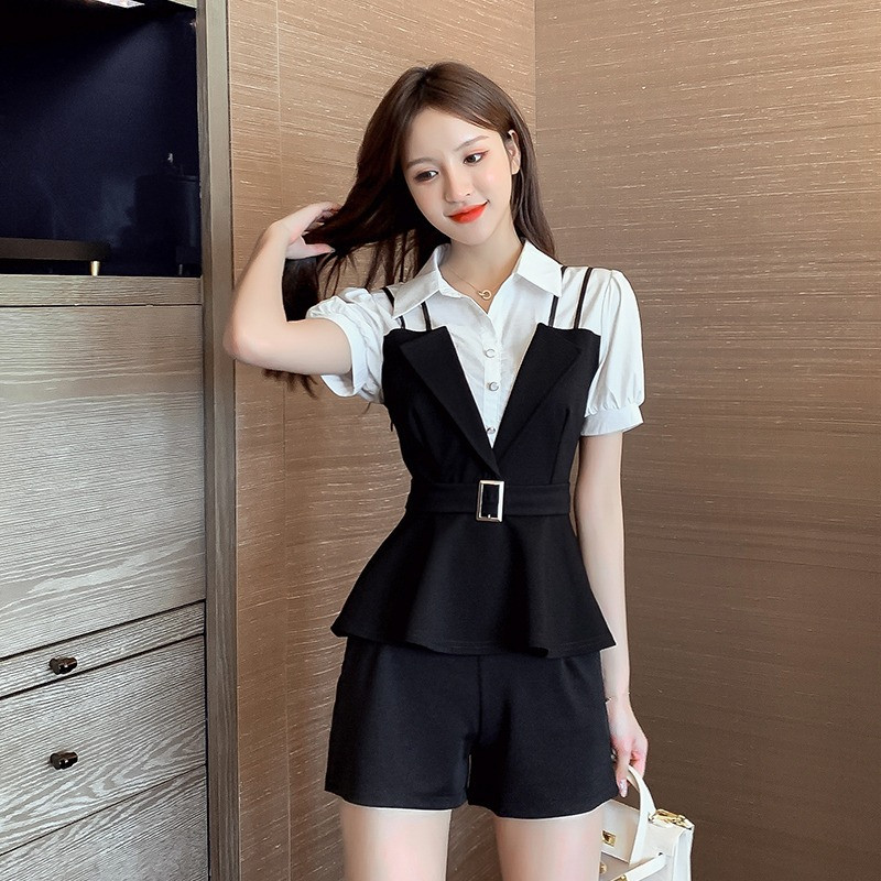 2021 Summer 2 Pieces Defines New Korean Women Tunnic Waistband Fashion Shorts Suits Two Short Sleeve Sets Top Clothes 2NCO, The pictures 
2021 Summer 2 Pieces Defines New Korean Women Tunnic Waistband Fashion Shorts Suits Two Short Sleeve Sets Top Clothes 2NCO, The pictures