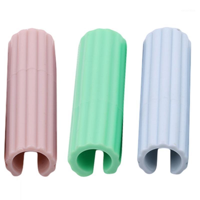 1set Bed Sheet Clip Mattress Grippers Fasteners Clothes Pegs Coverlet Holder Slip-Resistant Fixing Clip Holders Clamps1
1set Bed Sheet Clip Mattress Grippers Fasteners Clothes Pegs Coverlet Holder Slip-Resistant Fixing Clip Holders Clamps1