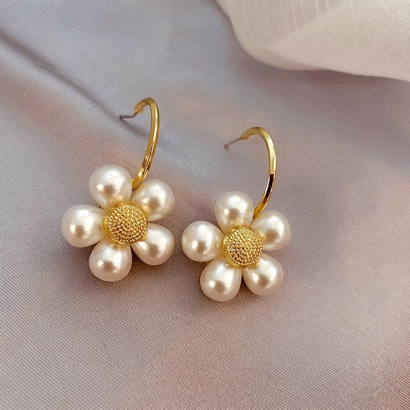 Origin Summer Vintage Gold Flower Pearl Hook Earrings for Femme Korean Style Wedding Gifts Jewellery Accessories Hot Sale
Origin Summer Vintage Gold Flower Pearl Hook Earrings for Femme Korean Style Wedding Gifts Jewellery Accessories Hot Sale