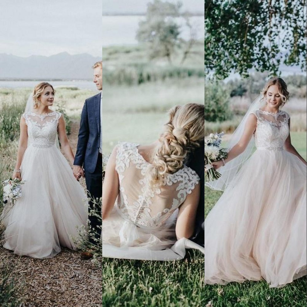 Cheap Garden Country Champagne Wedding Dresses A Line Jewel Neck Lace Appliques Sleeveless Illusion Tulle Floor Length Formal Bridal Gowns ppliques