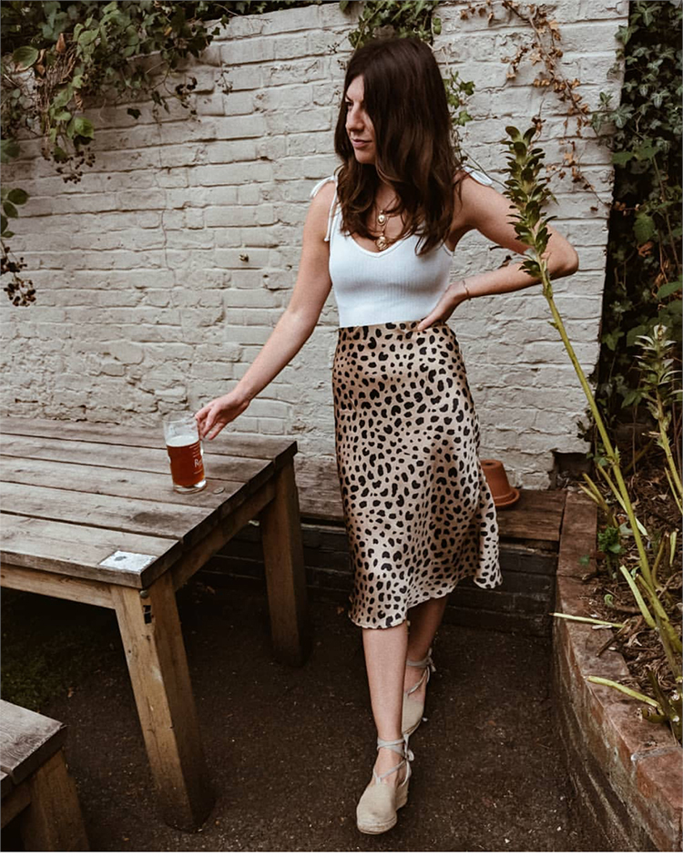 2021 new Vintage Upper Waist Midi Leopard Standard Sexy Thin Female Wildlife Casual Slide Style Skirt 4b48, D46 purple 9098
2021 new Vintage Upper Waist Midi Leopard Standard Sexy Thin Female Wildlife Casual Slide Style Skirt 4b48, D46 purple 9098