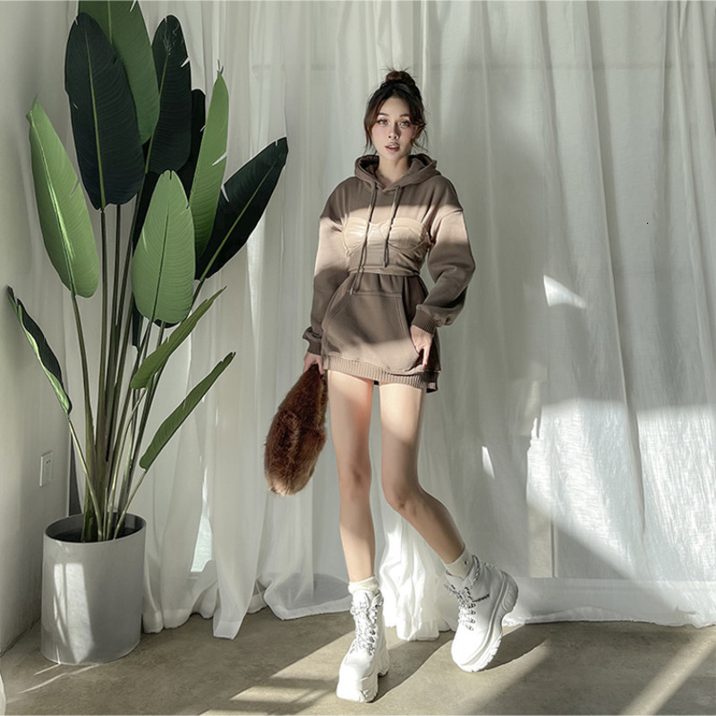 2021 New Autumn Solid All-match Match Cotton Long Sleeve Lining with Oversized Women's Hoodie Streetwear A3TX, Khaki.
2021 New Autumn Solid All-match Match Cotton Long Sleeve Lining with Oversized Women's Hoodie Streetwear A3TX, Khaki.