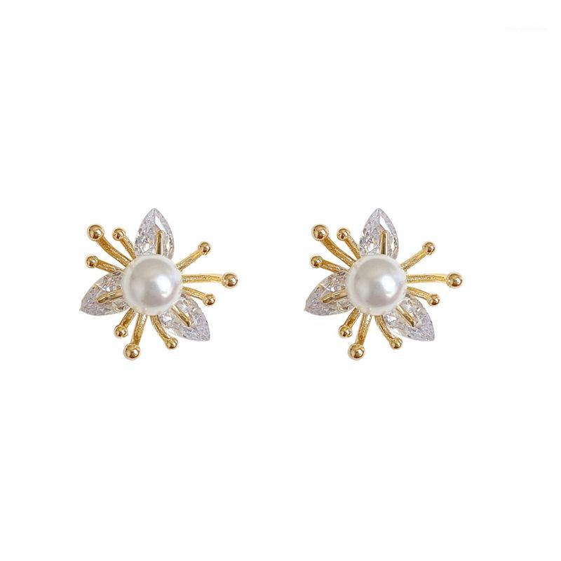 Small pearl petal earrings simple and small net red temperament female Korean ear jewelry 925 needle earrings1
Small pearl petal earrings simple and small net red temperament female Korean ear jewelry 925 needle earrings1