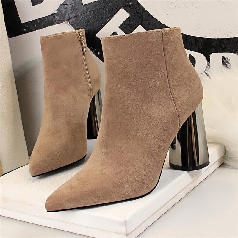 2020 Winter Fashion Women Warm Fur Zippers Boots 8.5cm Round High Heels Ankle Boots Metal Heels Suede Lady Valentine Shoes, Black
2020 Winter Fashion Women Warm Fur Zippers Boots 8.5cm Round High Heels Ankle Boots Metal Heels Suede Lady Valentine Shoes, Black