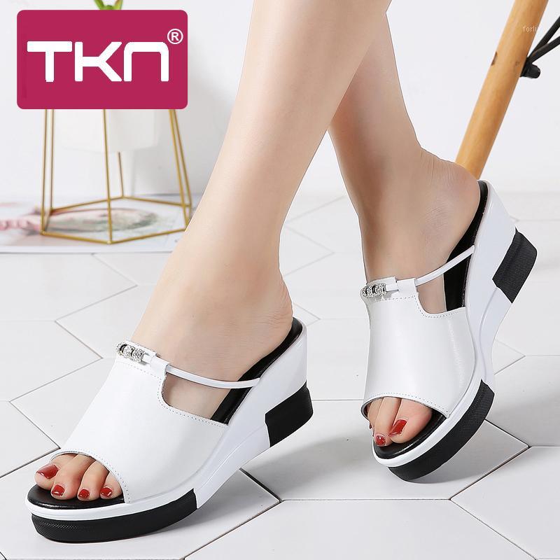 TKN 2020 Summer women flat platform slippers slides sandals Shoes ladies white genuine leather wedge sandals shoes woman 95051, 9505 black
TKN 2020 Summer women flat platform slippers slides sandals Shoes ladies white genuine leather wedge sandals shoes woman 95051, 9505 black