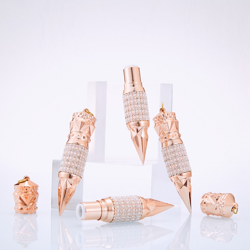 12.1mm Rose Gold Crown Lipstick Tubes Empty Plastic Diamond Lip Balm Refillable Bottle DIY Beauty Cosmetic Rouge Contaienrs
12.1mm Rose Gold Crown Lipstick Tubes Empty Plastic Diamond Lip Balm Refillable Bottle DIY Beauty Cosmetic Rouge Contaienrs
