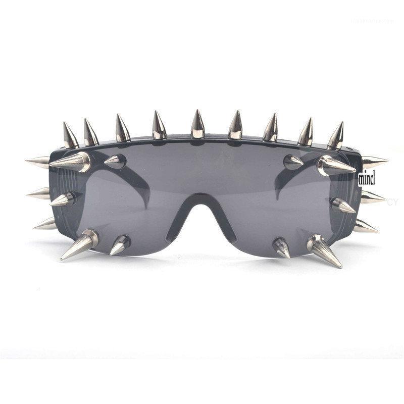 2020 Rivet Spike Decoration Windproof hip hop men Punk Sunglasses Goggles Fashion Women Stage Bar Party Sun Glasses FML1
2020 Rivet Spike Decoration Windproof hip hop men Punk Sunglasses Goggles Fashion Women Stage Bar Party Sun Glasses FML1