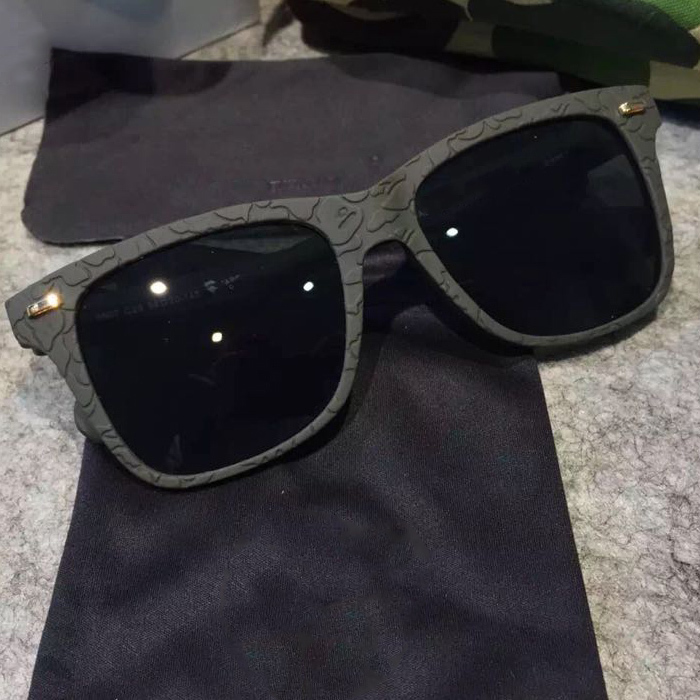 Hong Kong chaopai ape head Yu wenle with polarized sunglasses relief stereo box sunglasses for men and women
Hong Kong chaopai ape head Yu wenle with polarized sunglasses relief stereo box sunglasses for men and women