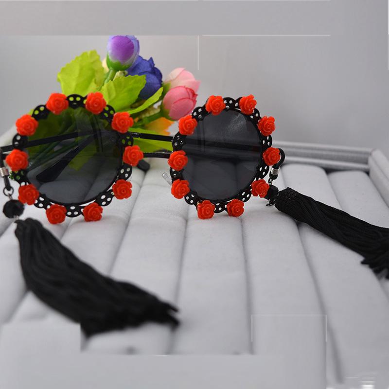 Retro Brand Design Women Sunglasses Flower Tassel Chain Frame Sun Glasses Baroque Vintage Round Ladies Sunglasses Gafas De Sol
Retro Brand Design Women Sunglasses Flower Tassel Chain Frame Sun Glasses Baroque Vintage Round Ladies Sunglasses Gafas De Sol