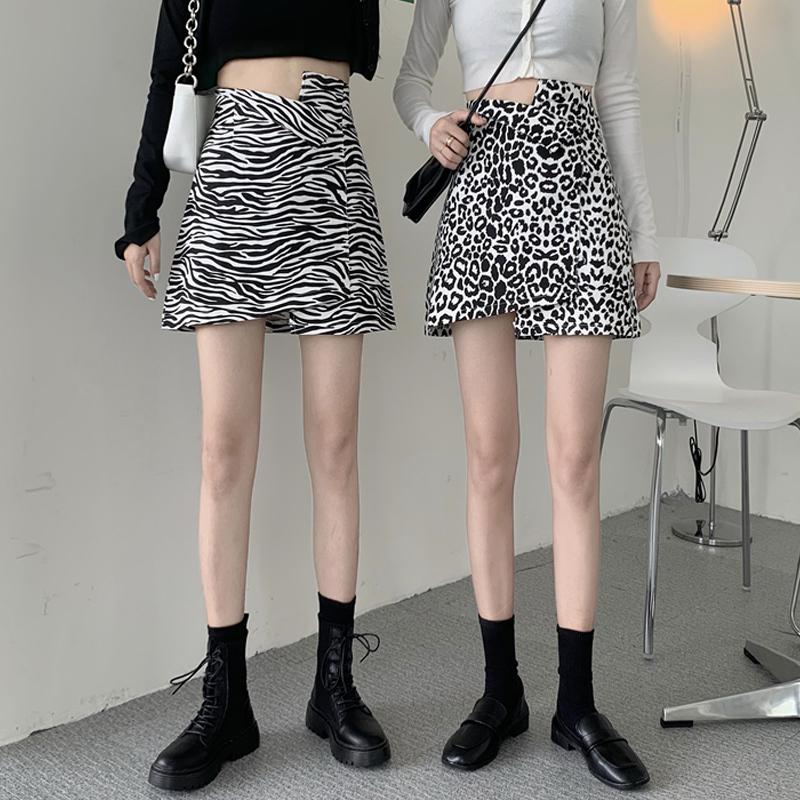 High Waist Zebra Pattern Leopard Black Skirt Korean Fashion Clothing Autumn Winter New Asymmetry A-line Mini Skirts Womens Ins
High Waist Zebra Pattern Leopard Black Skirt Korean Fashion Clothing Autumn Winter New Asymmetry A-line Mini Skirts Womens Ins