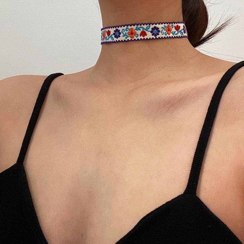Vogallery Good Quality Flower Chokers Necklaces Women Fashion Summer Short Necklace Embroidery Handmade Jewelry Chocker1
Vogallery Good Quality Flower Chokers Necklaces Women Fashion Summer Short Necklace Embroidery Handmade Jewelry Chocker1