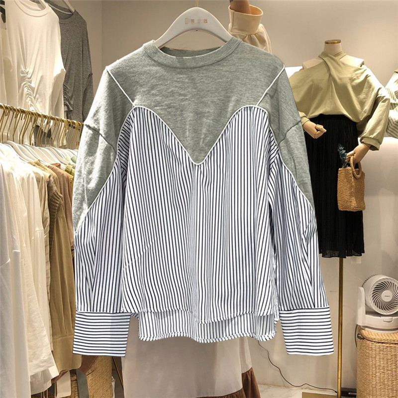 2021 Spring Fall Female New Design Hoodies Long Sleeve Two Striped Pieces Sew Tops Pullovers Fashion Neck Sweatshirt 2002, Navy blue.
2021 Spring Fall Female New Design Hoodies Long Sleeve Two Striped Pieces Sew Tops Pullovers Fashion Neck Sweatshirt 2002, Navy blue.