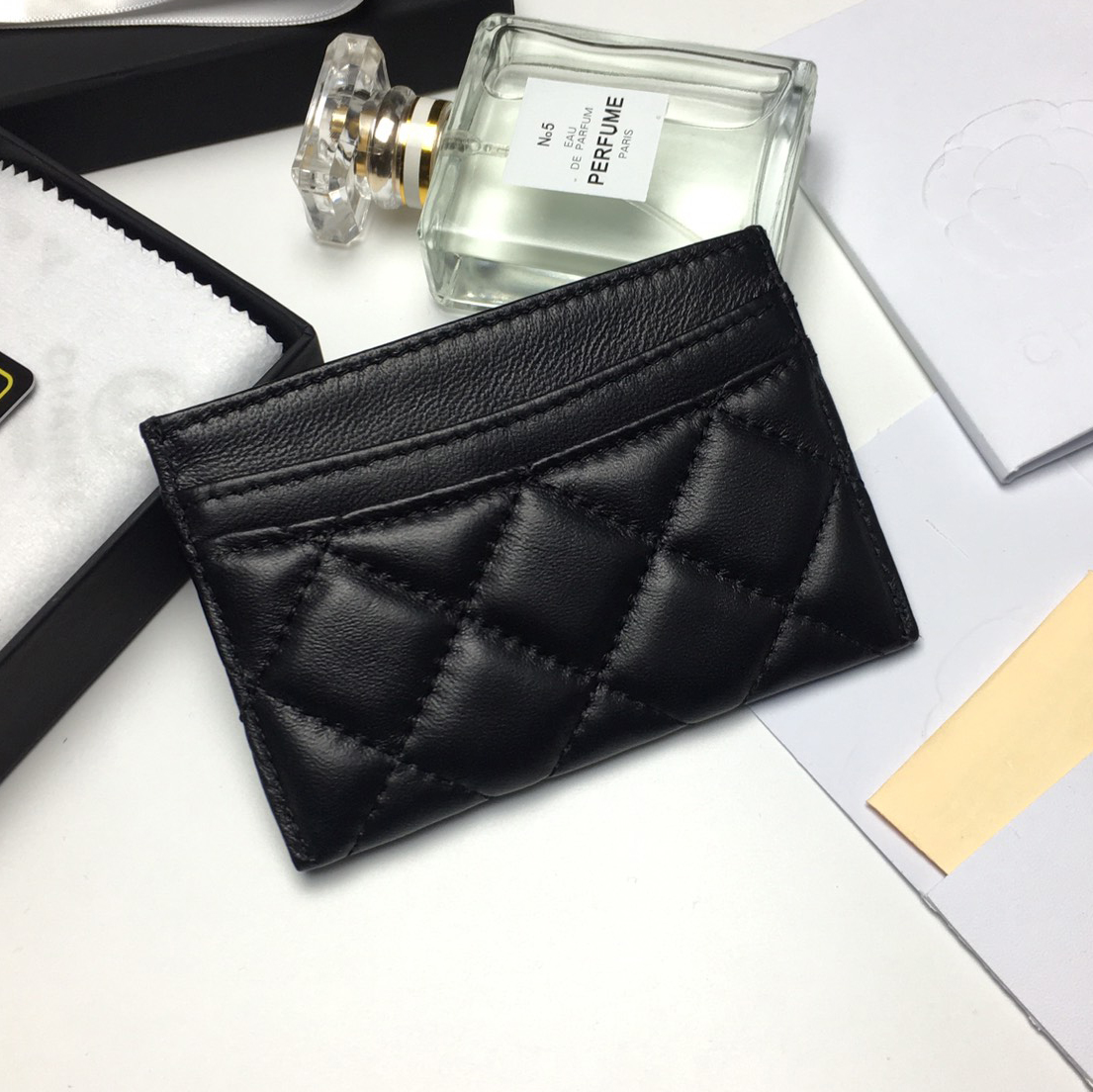 2020 New Credit Card Holder Men Womens Card Holders blue Lambskin Mini Wallets genuine leather coin purse pocket Interior Slot Pocket, Brown;gray
2020 New Credit Card Holder Men Womens Card Holders blue Lambskin Mini Wallets genuine leather coin purse pocket Interior Slot Pocket, Brown;gray