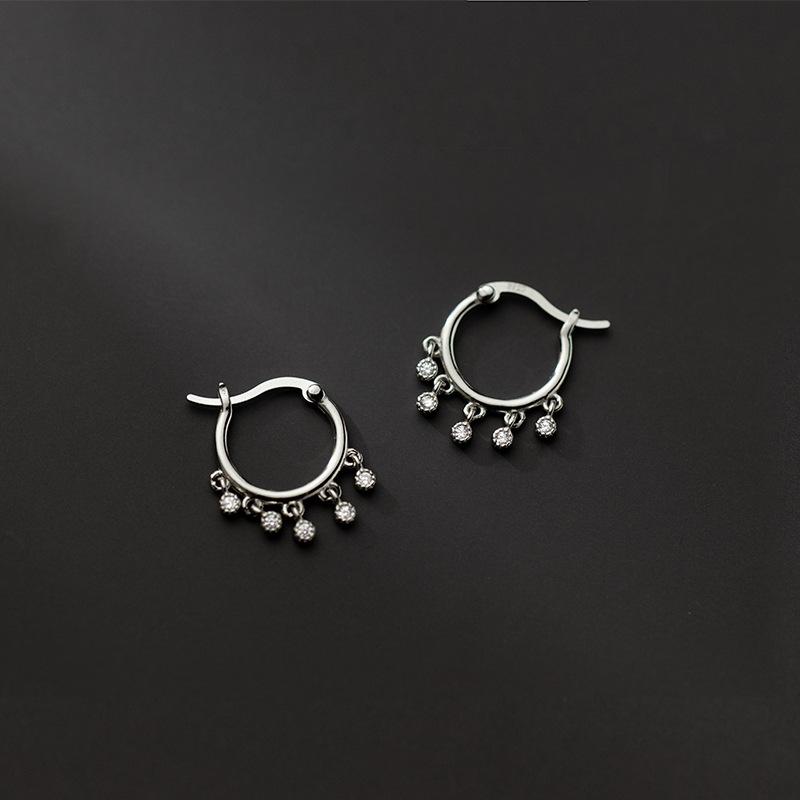 Round Zircon Tassel Hoop Earrings s925 Sterling Silver Boho Jewelry Korea Minimalism Broncos Pendientes Charm Earrings For Women
Round Zircon Tassel Hoop Earrings s925 Sterling Silver Boho Jewelry Korea Minimalism Broncos Pendientes Charm Earrings For Women