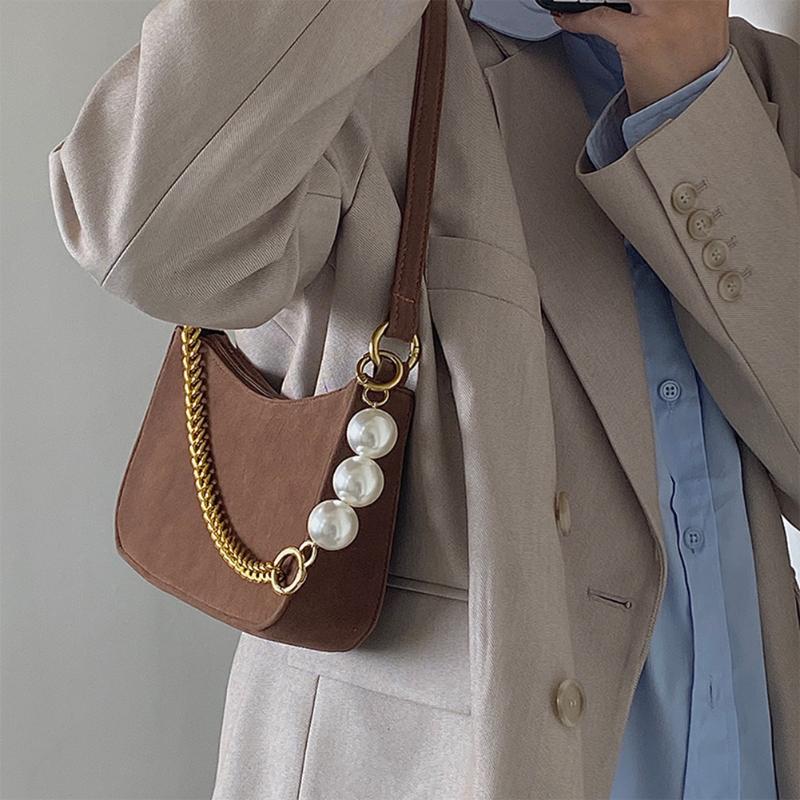 French Pearl Chain Underarm Bag Retro Women Velvet Messenger Purse Clutches, As pic
French Pearl Chain Underarm Bag Retro Women Velvet Messenger Purse Clutches, As pic