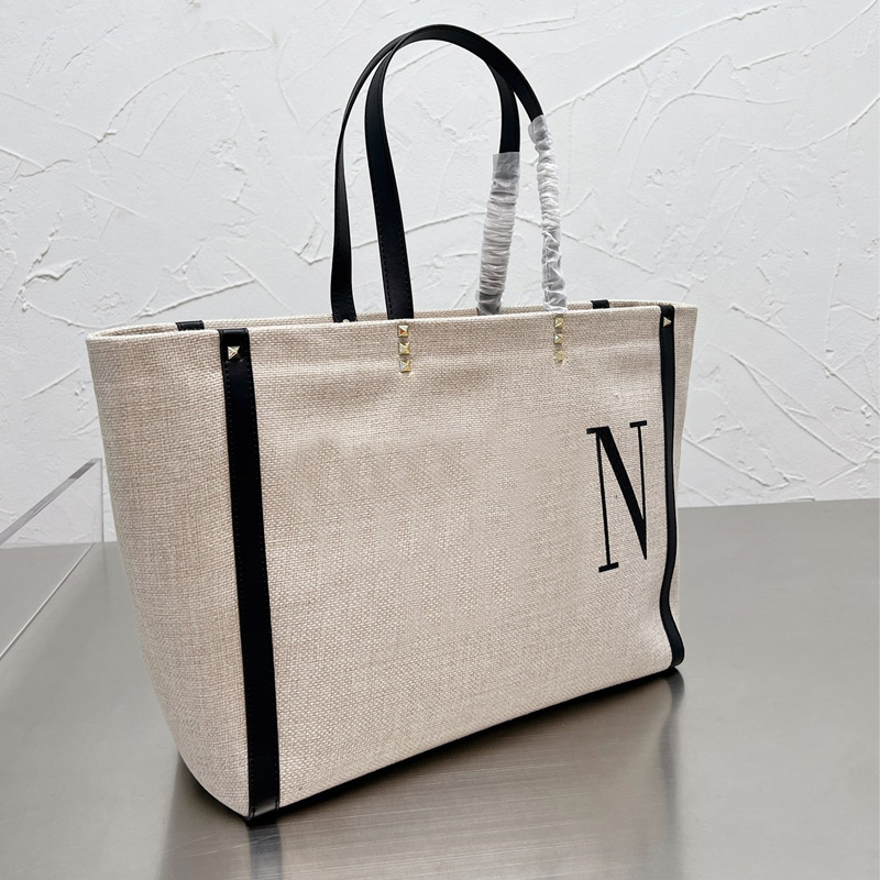 Lady Handbag Tote Shopping Bag Canvas Rivet Fashion Shoulder Bags Large Capacity Pocket Women Tourist Handbags
Lady Handbag Tote Shopping Bag Canvas Rivet Fashion Shoulder Bags Large Capacity Pocket Women Tourist Handbags