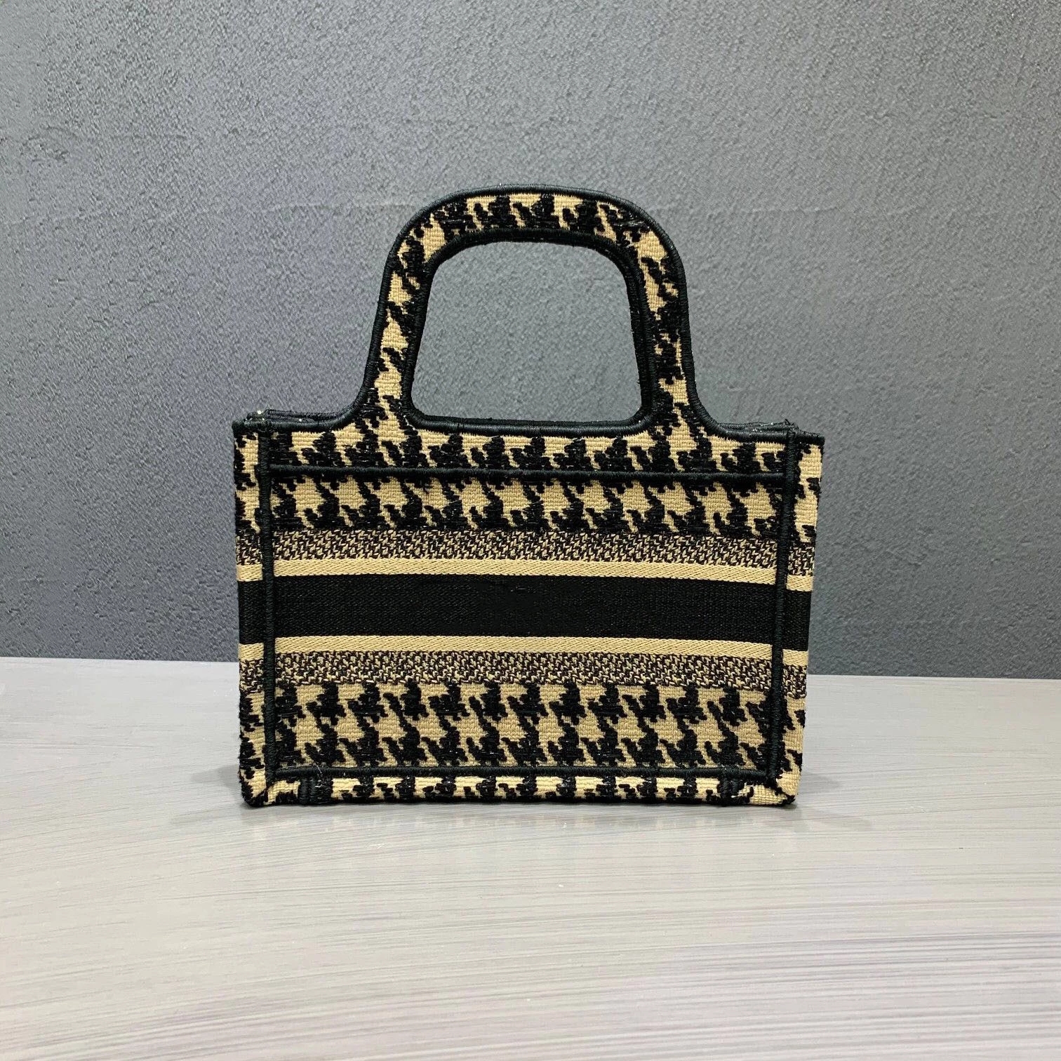 Women Fashion Elegant Houndstooth mini tote vintage embroidered OL Tote Bag Casual Bag for Office Daily Canvas Handbag with Scarves, Lattice
Women Fashion Elegant Houndstooth mini tote vintage embroidered OL Tote Bag Casual Bag for Office Daily Canvas Handbag with Scarves, Lattice