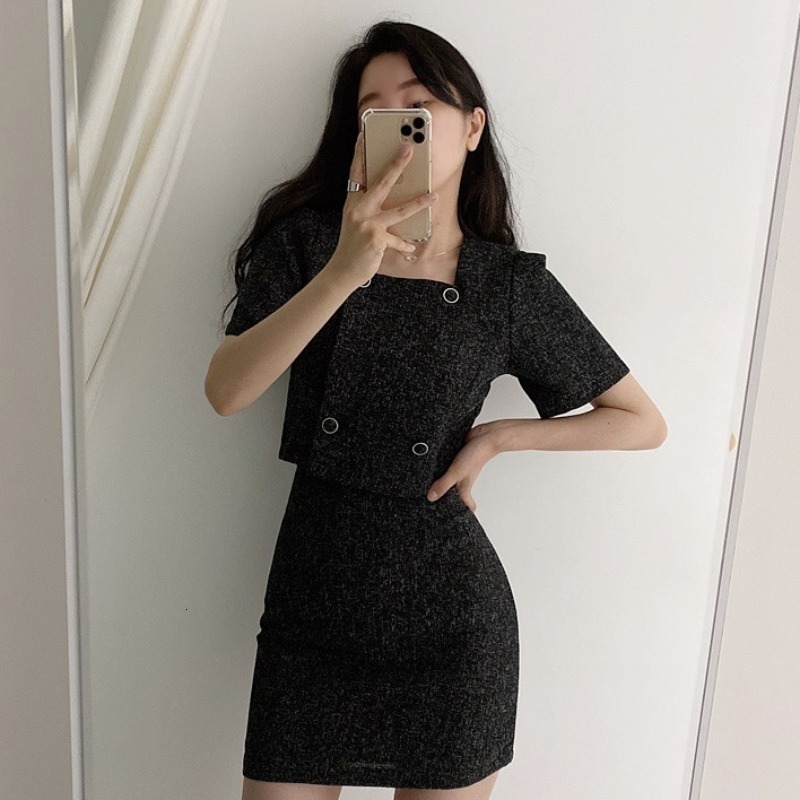 2021 New Minimum Female Solid Square Turtleneck Double Breasted Tops Waist Enclosing Mini Skirt Spring TBQO, Black
2021 New Minimum Female Solid Square Turtleneck Double Breasted Tops Waist Enclosing Mini Skirt Spring TBQO, Black