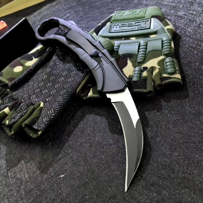 Karambit AUTO Tactical Claw Knife 440C Wire Drawing Blade Zn-al Alloy Handle Outdoor EDC Tool With Nylon Sheath
Karambit AUTO Tactical Claw Knife 440C Wire Drawing Blade Zn-al Alloy Handle Outdoor EDC Tool With Nylon Sheath
