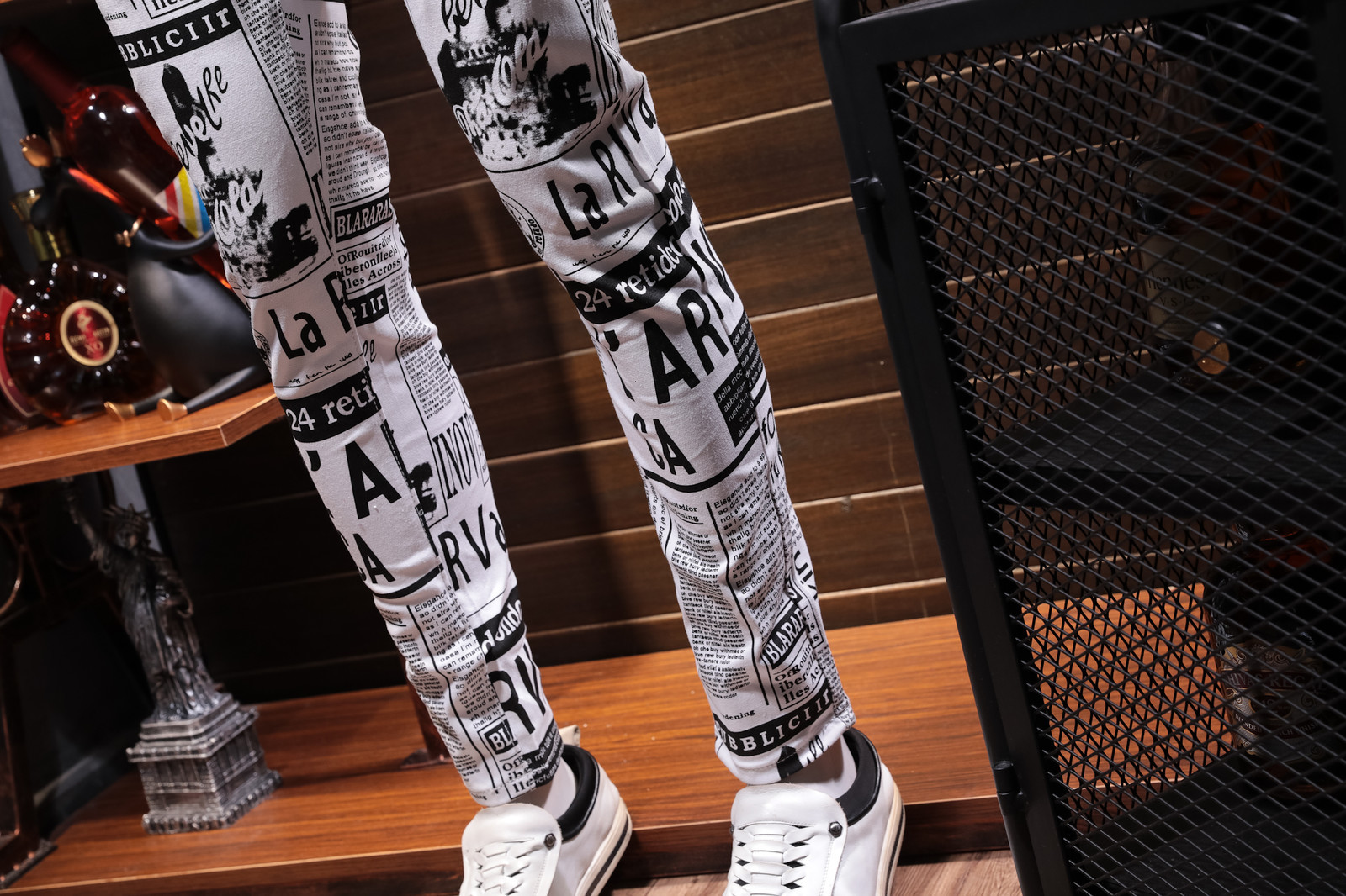 White Printing Cowboy Leisure Time Pants Male Directly Canister Self-cultivation Personality Newspaper Print Jeans Male Male 201111