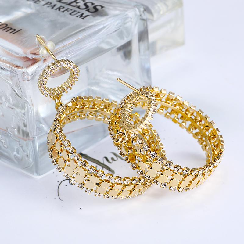 Personality Hoop Earrings Exaggeration Geometric Shape Paved Zirconia Temperament Women Earrings Gold Silver Color New Hot
Personality Hoop Earrings Exaggeration Geometric Shape Paved Zirconia Temperament Women Earrings Gold Silver Color New Hot