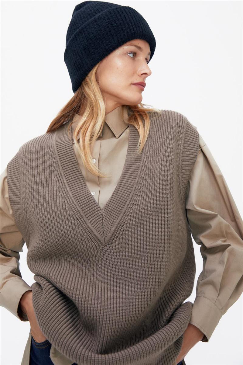 Knitted vest for women' wear autumn and winter ins Korean version Slouchy style and versatile V-neck retro outerwear sweater, Gray
Knitted vest for women' wear autumn and winter ins Korean version Slouchy style and versatile V-neck retro outerwear sweater, Gray