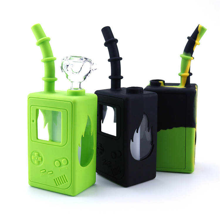 Bongs Hookah Water Pipes Oil Dab Rig Glass Bong Percolator Tube Game Console Shape Hookahs Adult Silicone smoking Pipe Custom Gift
Bongs Hookah Water Pipes Oil Dab Rig Glass Bong Percolator Tube Game Console Shape Hookahs Adult Silicone smoking Pipe Custom Gift
