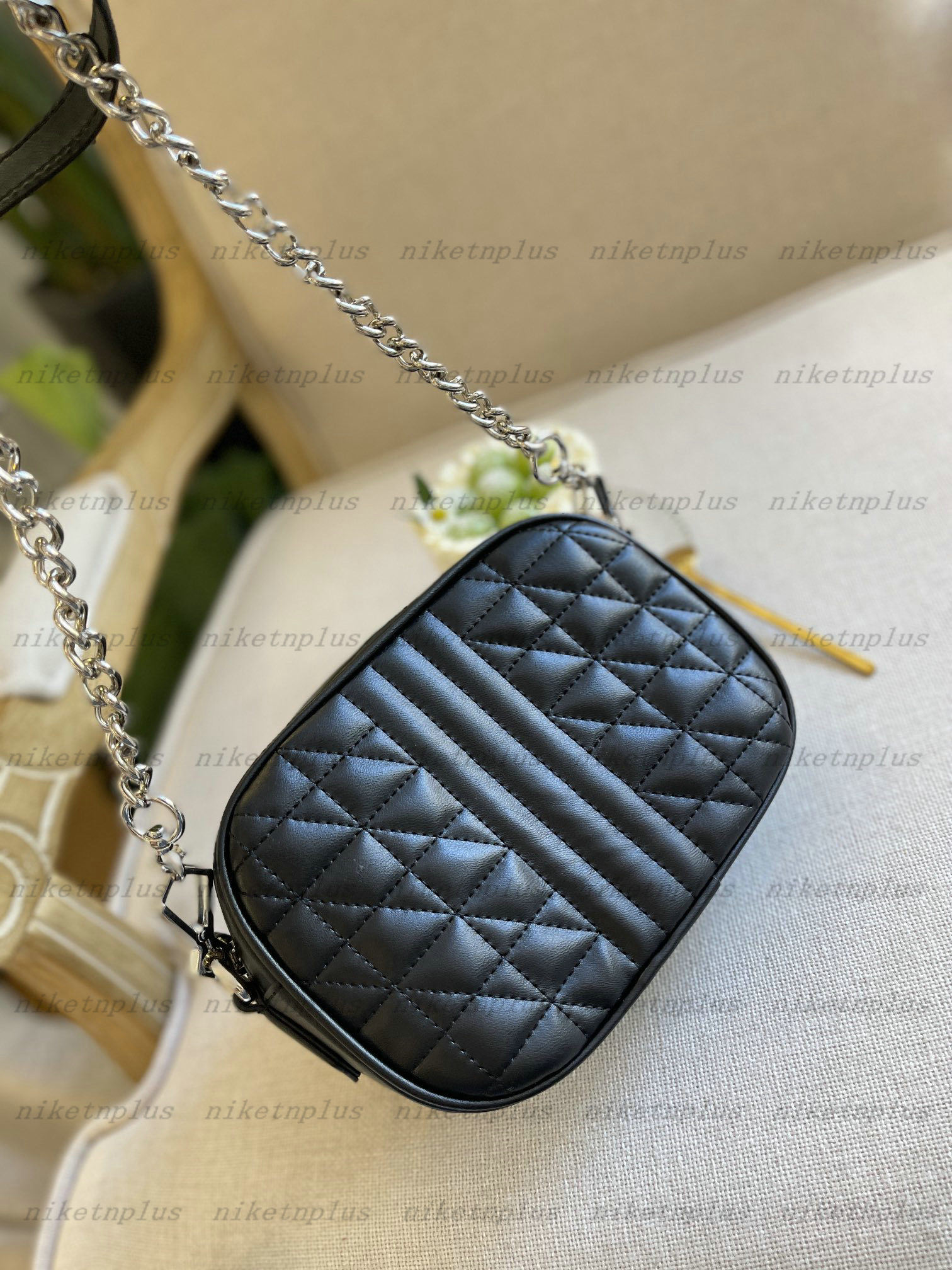 22ss Ophidia Mini Geometric Camera Designer Marmont Shoulder Bag Soho Disco Diagonal Matelasse Leather Chain CrossBody Womens Handbag 634936, Dont sell it alone
22ss Ophidia Mini Geometric Camera Designer Marmont Shoulder Bag Soho Disco Diagonal Matelasse Leather Chain CrossBody Womens Handbag 634936, Dont sell it alone