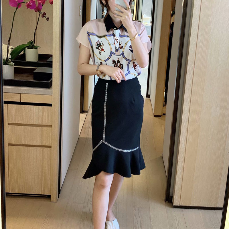 Summer Style Retro Printing Pony Top Black Frizzy Fine Fishtail Temperament Half Skirt of Women Suit Two New High Quality Pieces B18t, Multiple
Summer Style Retro Printing Pony Top Black Frizzy Fine Fishtail Temperament Half Skirt of Women Suit Two New High Quality Pieces B18t, Multiple