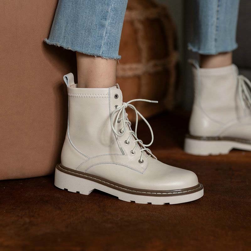 Esveva 2021 square flat heel plutonium female leather toe shoes round ankle lace boots up fashionable ladies large pumps 34-39, Beige shorts plush.
Esveva 2021 square flat heel plutonium female leather toe shoes round ankle lace boots up fashionable ladies large pumps 34-39, Beige shorts plush.