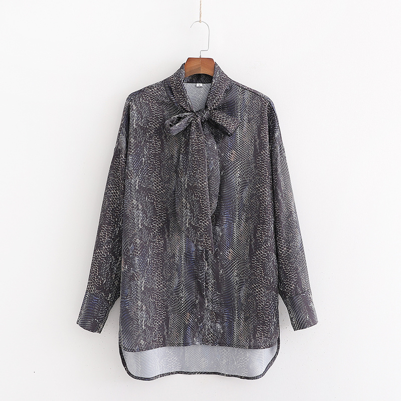 2021 New Streetwear Women Snake Striped Shirt Fashion Ladies Bow Collar Tops Vintage Female Loose Vestidos Chic Girl Shirts Xisa, Gray
2021 New Streetwear Women Snake Striped Shirt Fashion Ladies Bow Collar Tops Vintage Female Loose Vestidos Chic Girl Shirts Xisa, Gray